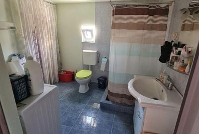 Casă cu 4 camere în Central - 2