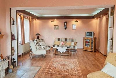 Casă cu 6 camere cu Teren 1500 Mp în Feldioara - 3