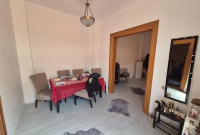 Casă cu 6 camere cu Canalizare în Central - 7