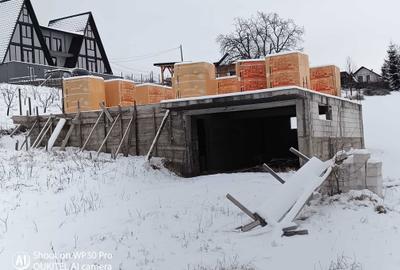 Teren de 1000 mp, în Cacica - 6