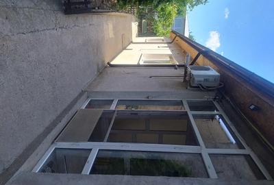 Casă cu Teren 390 Mp în Central - 2