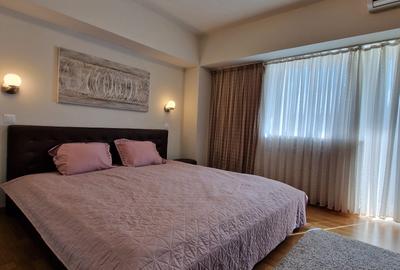 Apartament cu 3 camere decomandat, mobilat în Decebal