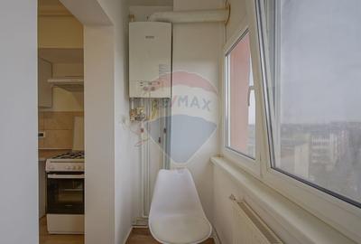 Apartament cu 2 camere decomandat, mobilat în Tractorul - 3