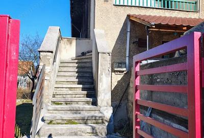 Casă cu 2 camere cu Teren 230 Mp în Petros - 2