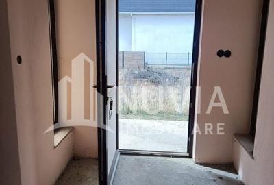 Casă cu 8 camere cu Teren 357 Mp în Micești - 6