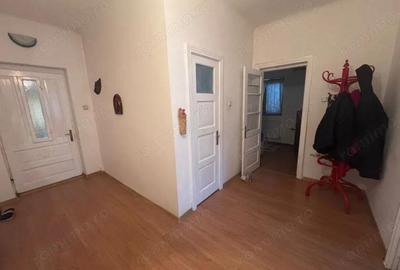 Casa ideala pentru activita?i educa?ionale, medicale sau de birou disponibila - 2