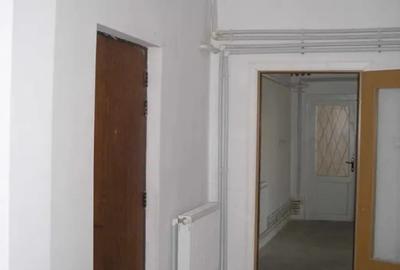 Spațiu comercial, de 220 mp, în 1 Mai - 4