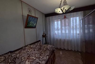 Tomis 1 - ap 3 cam, et 4/4 , gaze la usa (necesita renovare) - 18