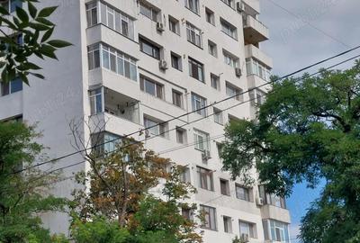 Apartament cu 3 camere semidecomandat în Central - 2