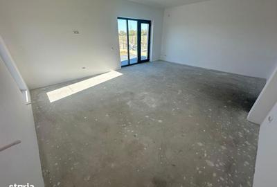 Casă cu 4 camere cu Canalizare în Central