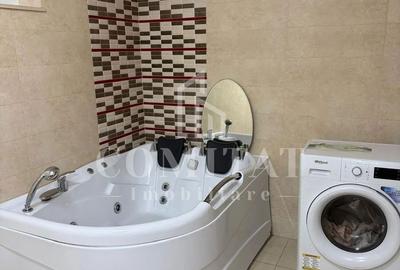 Casă cu 4 camere în Central - 2