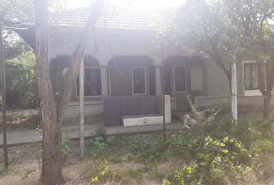 Casa ?i teren de vanzare - 1