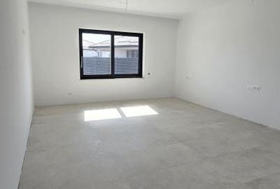 Casă cu 4 camere cu Teren 1010 Mp în Balotești - 10