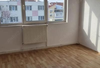 Apartament cu 2 camere nedecomandat în Aviatori