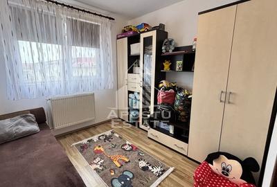 Apartament cu 3 camere, centrala proprie, zona Girocului - 2
