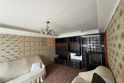 Apartament cu 3 camere decomandat, mobilat în Micro 3 - 2