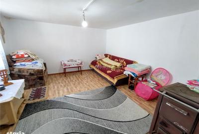 Casă cu 8 camere cu Teren 3800 Mp în Central - 2