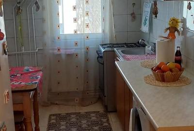 Apartament cu 2 camere decomandat, , zona Nicolina - 1