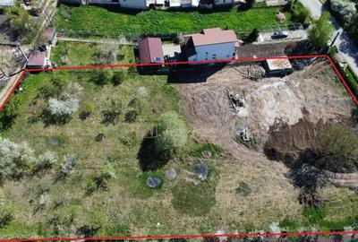 Teren parcelabil, in zona curata si linistita, la 10 minute - 5