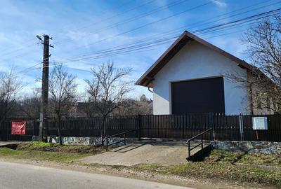 Casă cu 4 camere în Văleni - 1