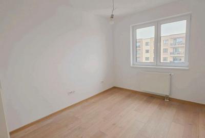 Apartament cu 3 camere decomandat în Tractorul - 9