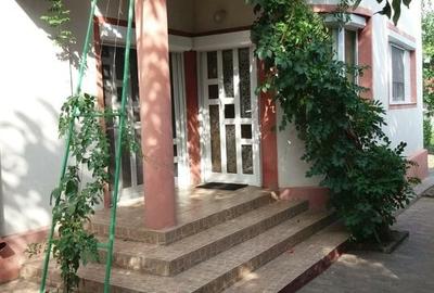 Vila Parter+Etaj de vanzare in Sendreni, jud.Galati, 5 camere, teren 688mp Vila Parter+Etaj de vanzare in Sendreni, jud.Galati, 5 camere, teren 688mp - 10