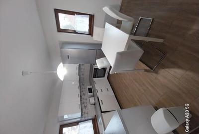 Apartament cu 2 camere decomandat în Sub Arini