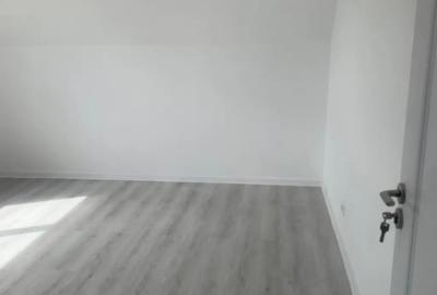 Casă cu 5 camere cu Teren 395 Mp în Malu Mare - 13