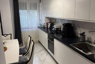Apartament cu 3 camere decomandat în Central - 4