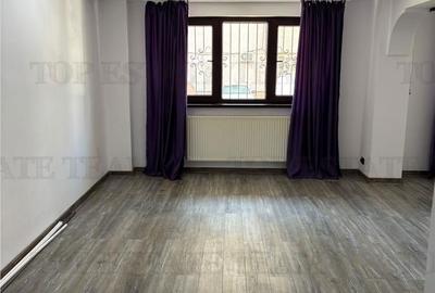 Apartament cu 3 camere semidecomandat în 23 August - 5