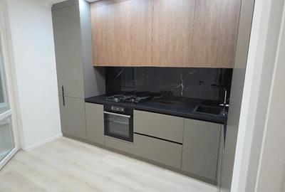 Garsonieră decomandată în Titan