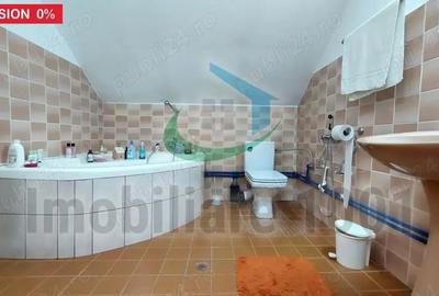 Casă cu 6 camere cu Teren 1658 Mp în Colțirea - 10