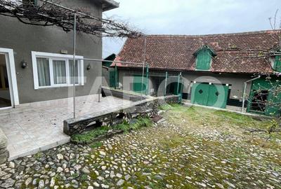 Casă individuală cu 4 camere în Rășinari