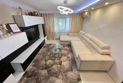Apartament 3 camere, etaj 2, zona Centrala - Piata - Independentei - 2