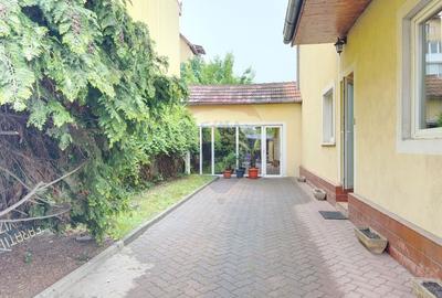 Hotel/Pensiune, de 303 mp, în Spitalul Județean - 2
