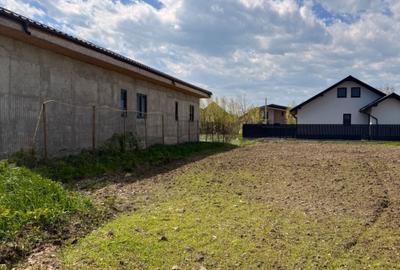 Teren de 750 mp, în Săucești - 3