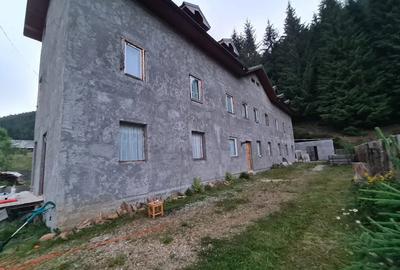 Casă cu 6 camere în Poiana Horea - 2