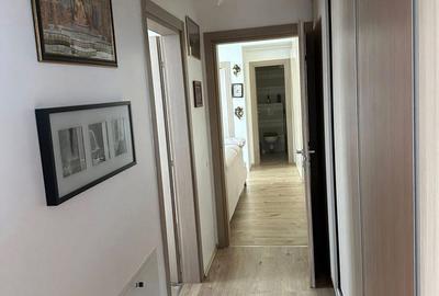 Apartament cu 3 camere decomandat în Est - 1