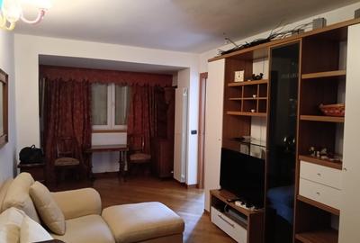 Apartament cu 3 camere decomandat, mobilat în Central - 1