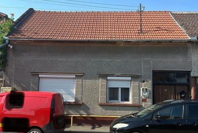 Casă cu 4 camere cu Teren 247 Mp în Central