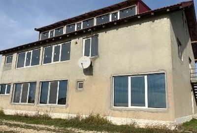 Teren intravilan cu puz Valu lui Traian pe partea dreaptă - 5