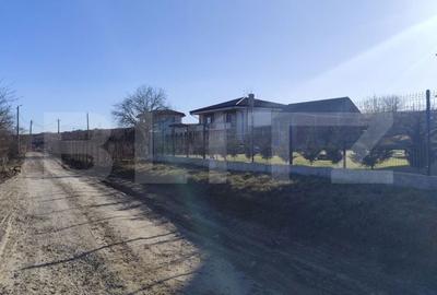 Teren de 852 mp, în Aroneanu