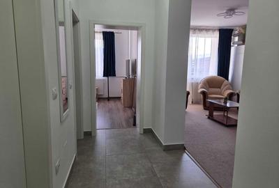 Apartament cu 2 camere semidecomandat în Tractorul - 6