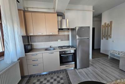 Apartament cu 2 camere decomandat, mobilat în Exterior Vest