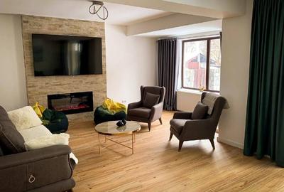 Casă individuală cu 7 camere cu Teren 250 Mp în Central - 2