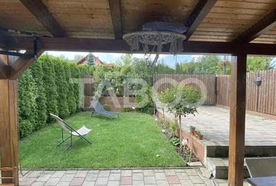 Casă cu 4 camere cu Canalizare în Central