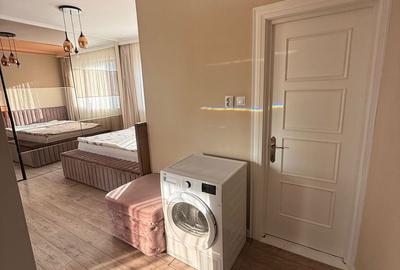 Apartament cu 4 camere decomandat în CET - 3