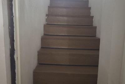 Casa tip vila mansardata, centrala si curte proprie, loc de parcare, 8min metrou - 4