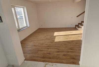 Duplex cu 4 camere cu Canalizare în Ipotești - 9