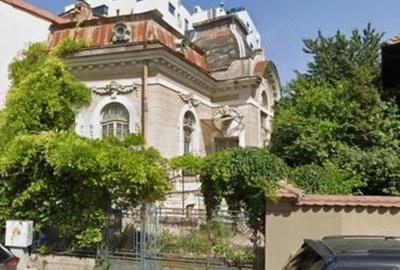 Casă cu 12 camere cu Canalizare în Dacia